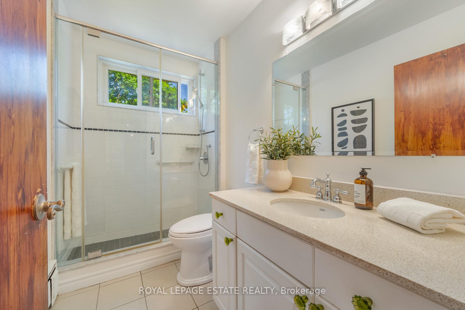2 Bedrooms Co-op at 21 Benlamond, Toronto For sale