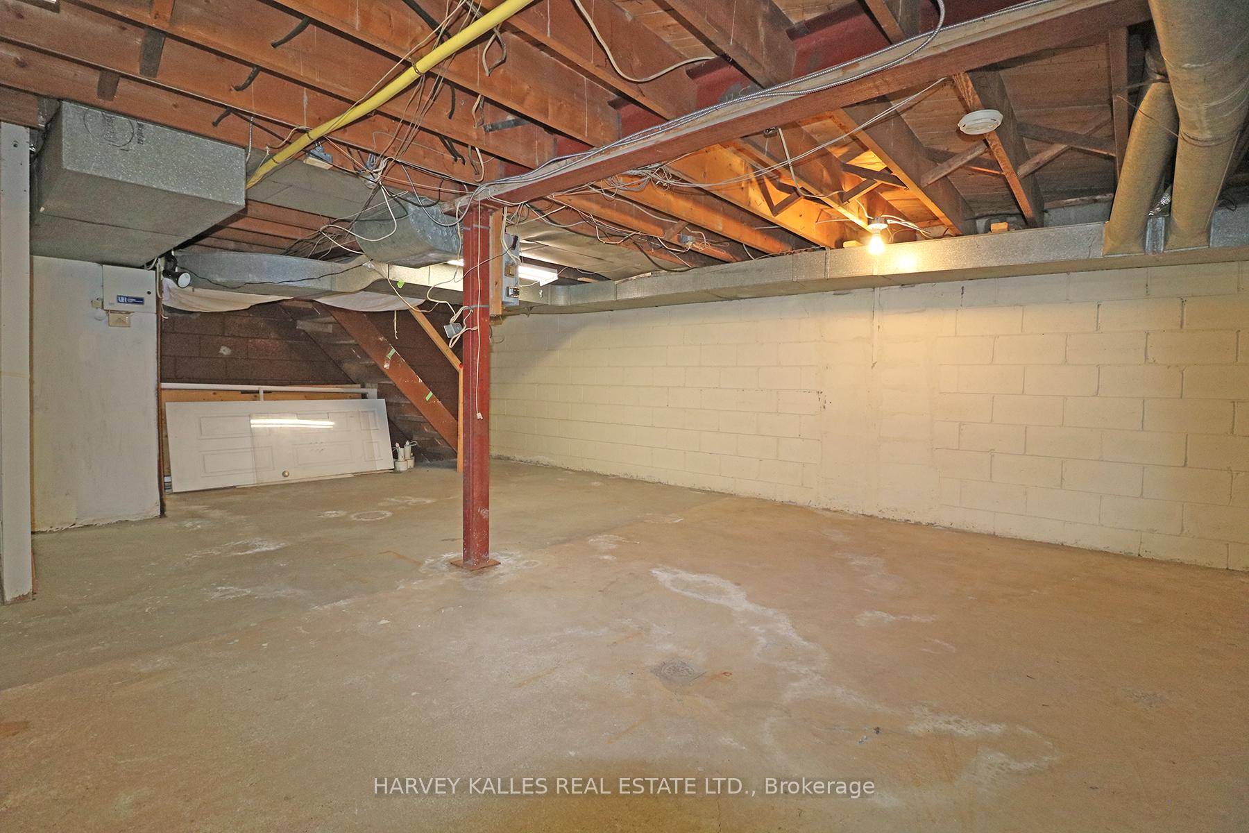 3811 Lake Shore Boulevard W