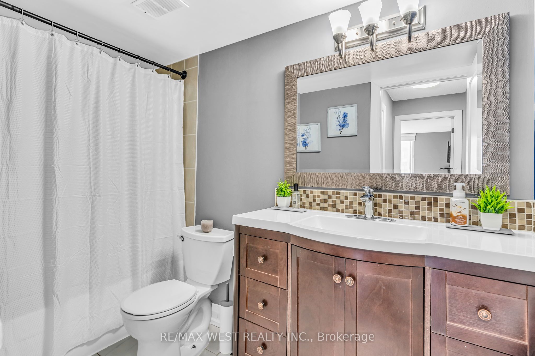 145 Hillcrest Avenue, #1615