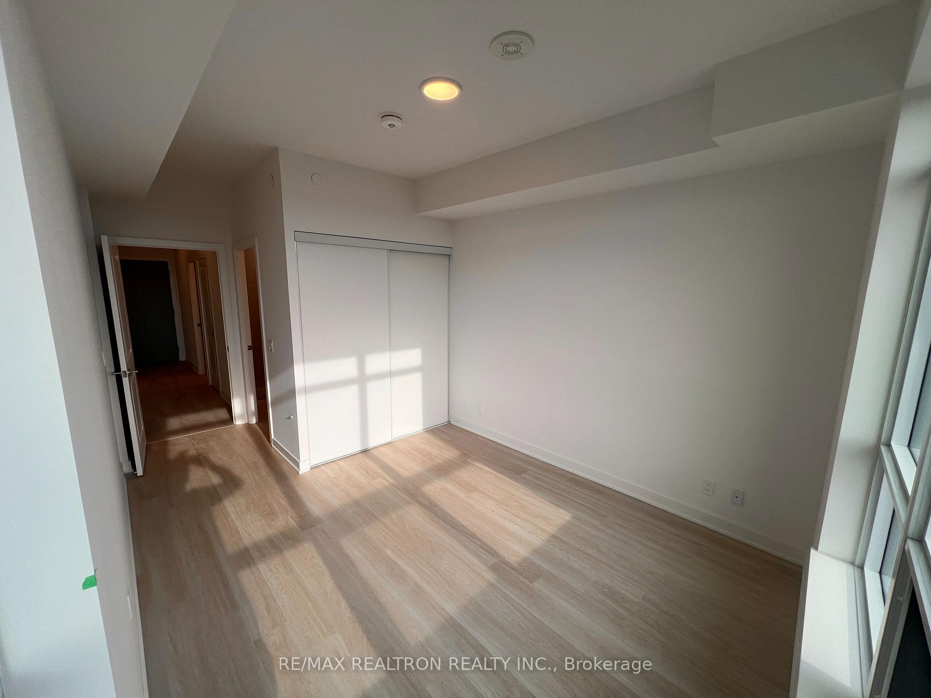 2 Bedrooms Co-op at 30 Upper Mall,  Vaughan For sale