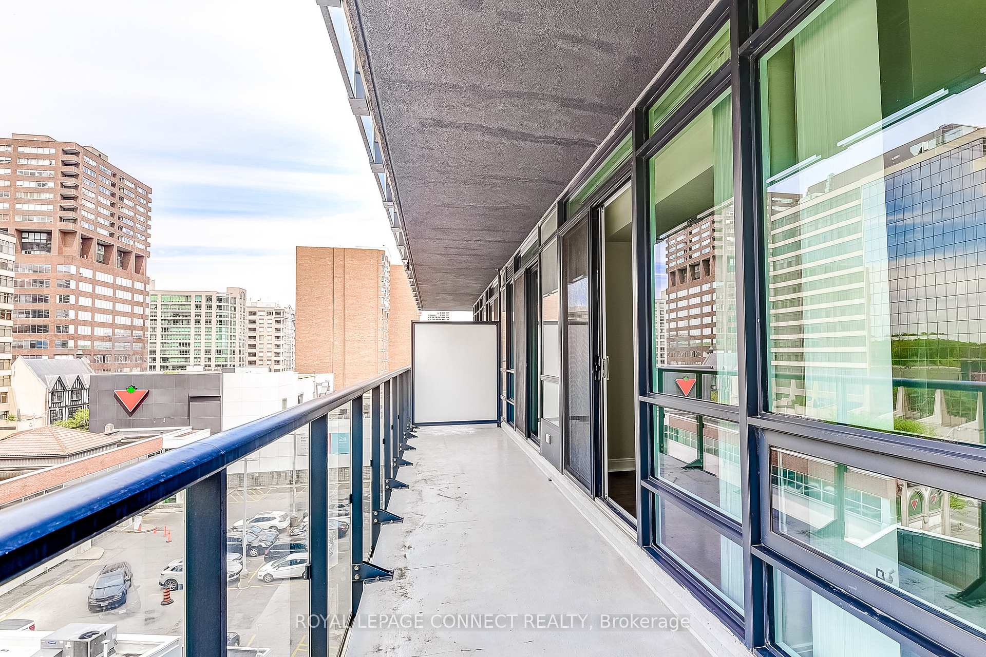 2 Bedrooms Condo at 825 Church, Toronto For sale