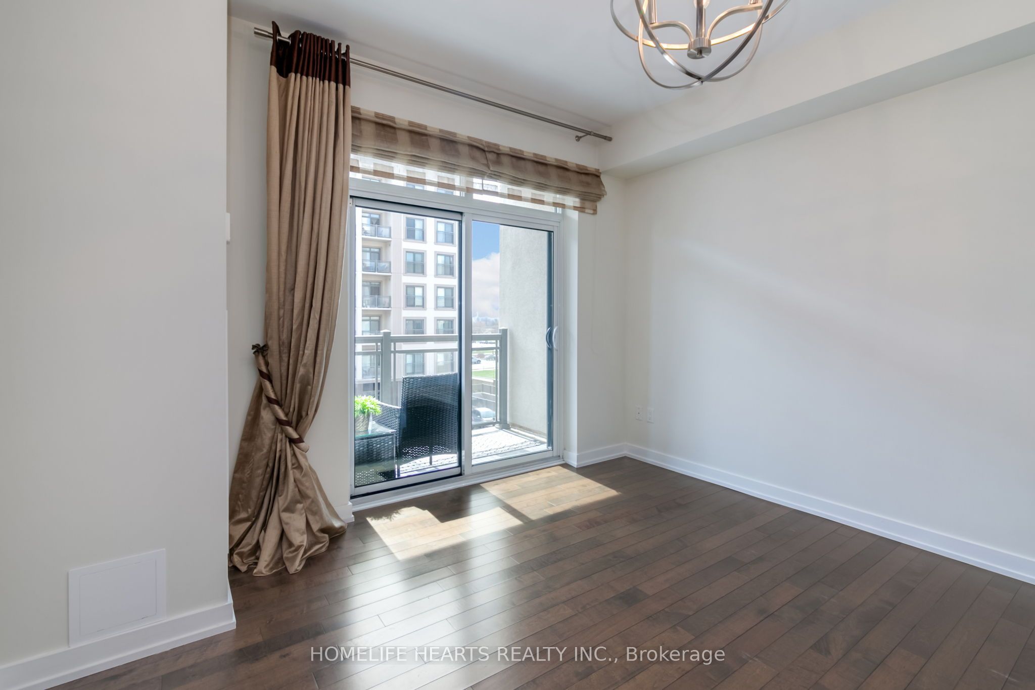 2486 Old Bronte Road, #303