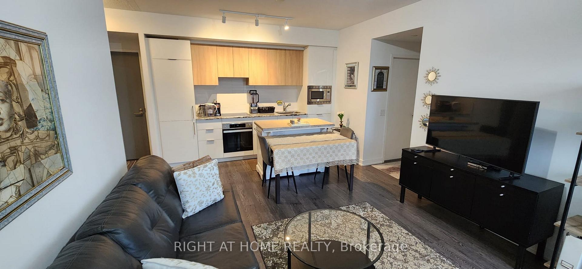 3 Bedrooms Condo at 20 O’Neill, Toronto For sale