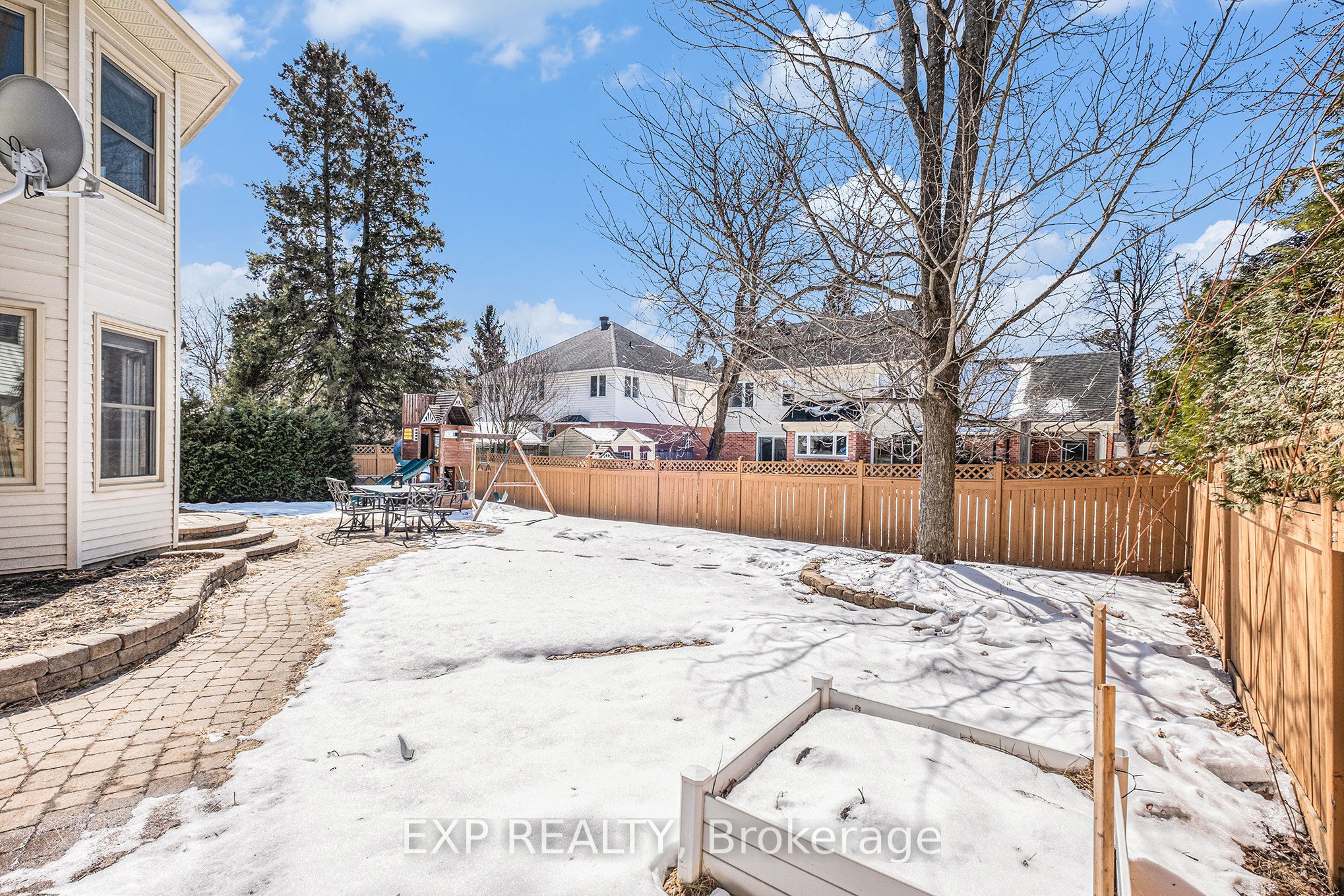 135 Lanigan Crescent, StittsvilleMunsterRichmond, ON K2S 1G9