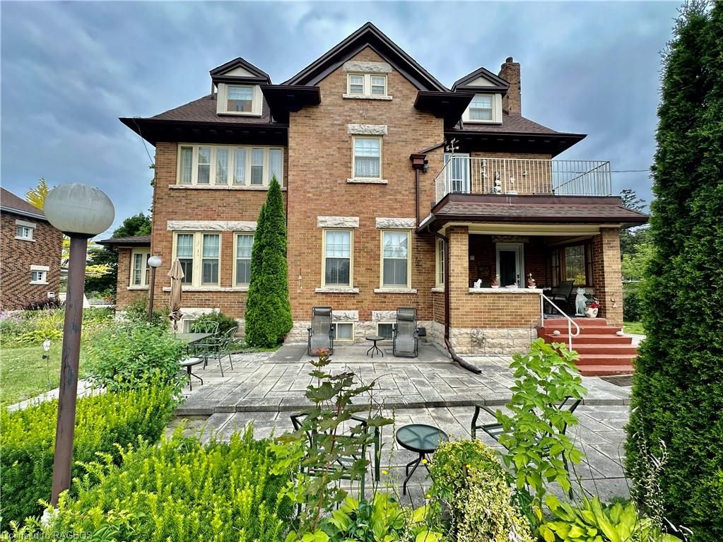 75 10th Street Hanover Ontario N4N 1M9