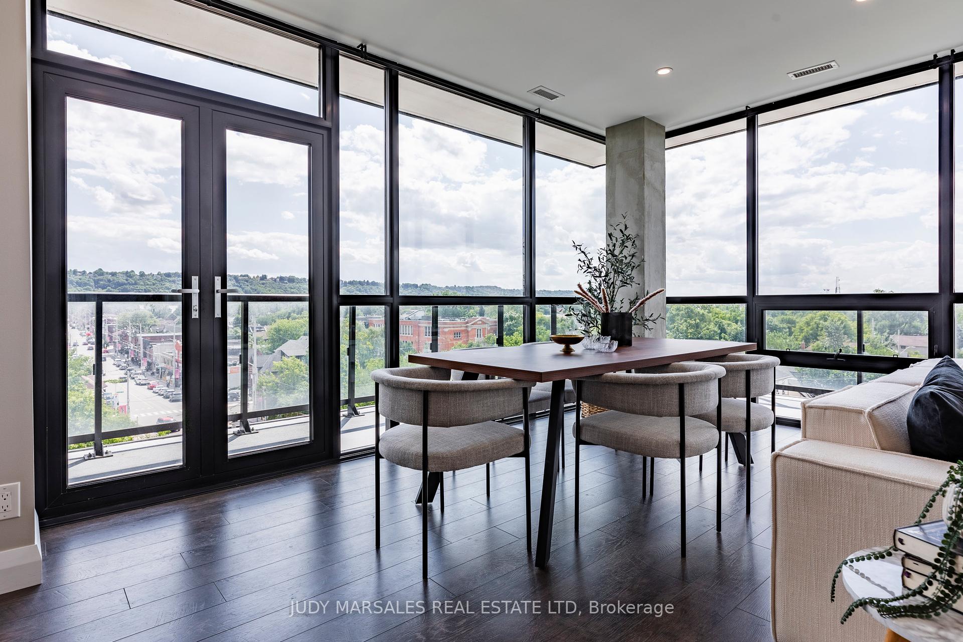 2 Bedrooms Condo at 101 Locke,  Hamilton For sale