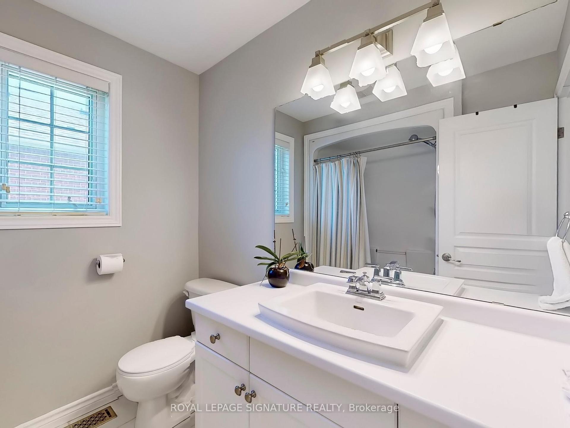 3 Bedrooms Condo at 99 Panabaker, Hamilton For sale