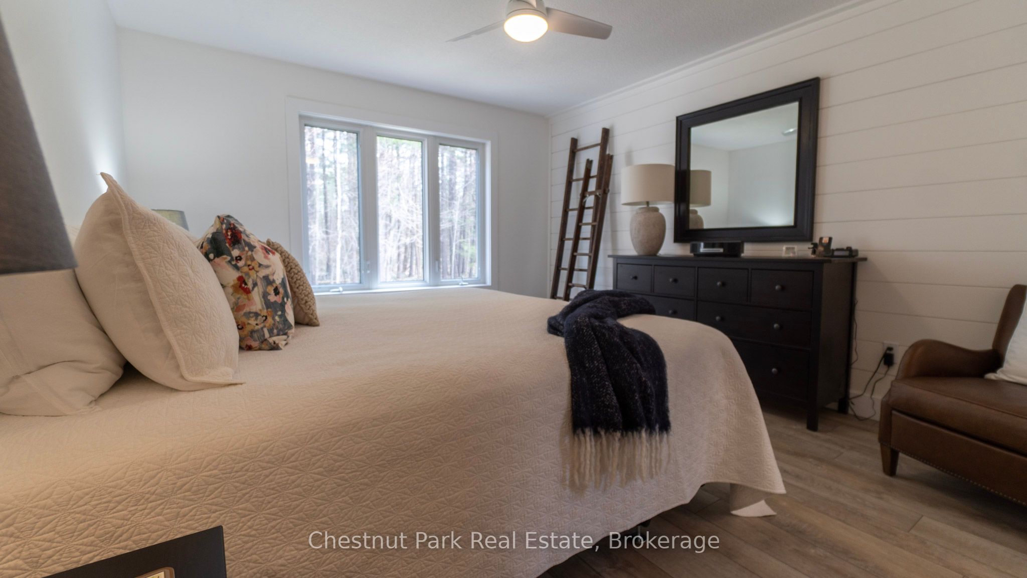 100 Hedgewood Lane, Gravenhurst, ON P1P 1Z4