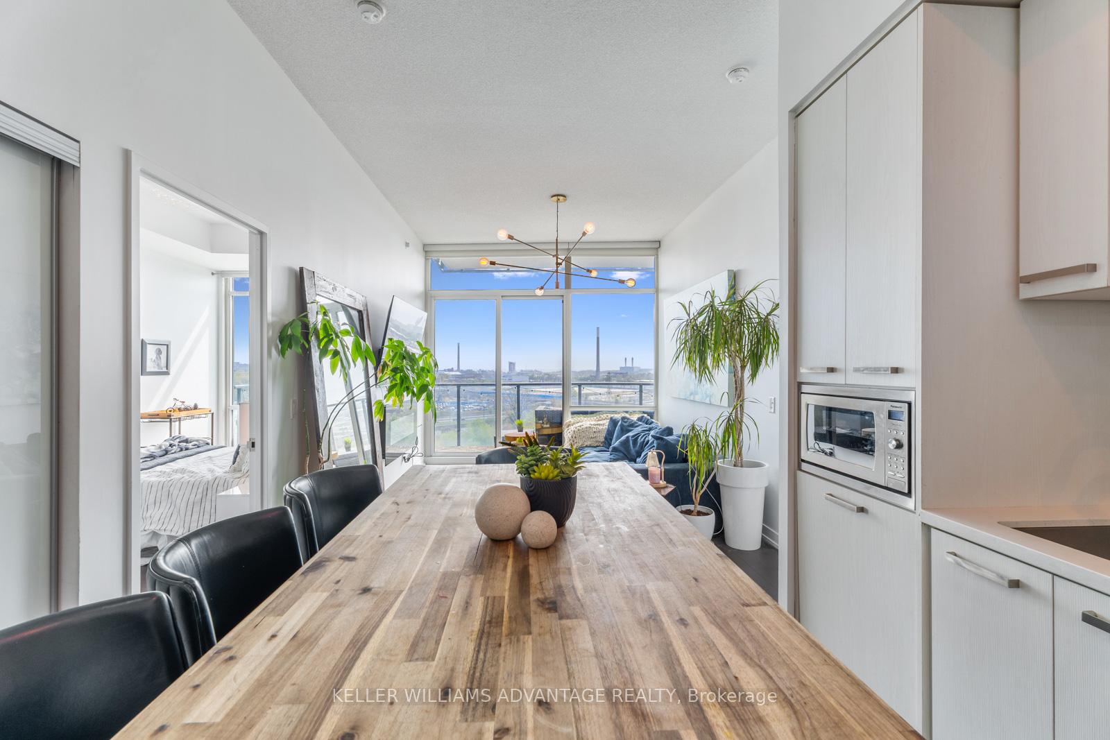 2 Bedrooms Condo at 120 Bayview, Toronto For sale