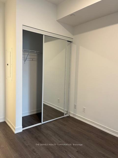 2 Bedrooms Condo at 8 Beverley Glen,  Vaughan For sale