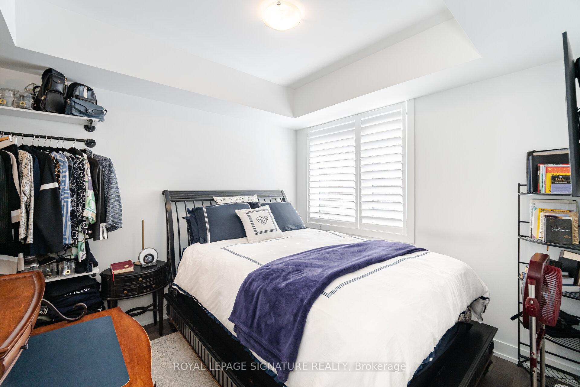 2 Bedrooms Condo at 1085 Douglas McCurdy Comm,  Mississauga For sale