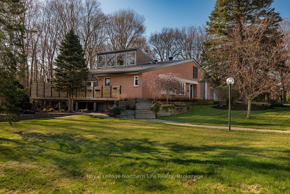 373 Greenhill