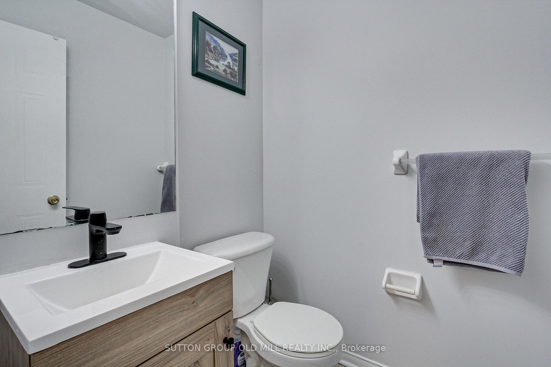 3 Bedrooms Condo at 760 Lawrence,  Toronto For sale