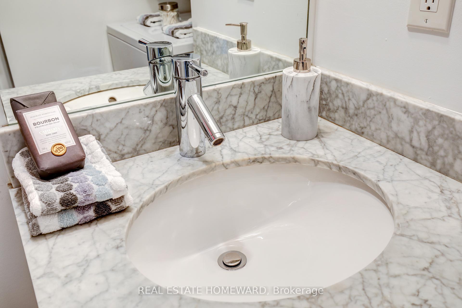 2 Bedrooms Condo at 68 Abell, Toronto For sale