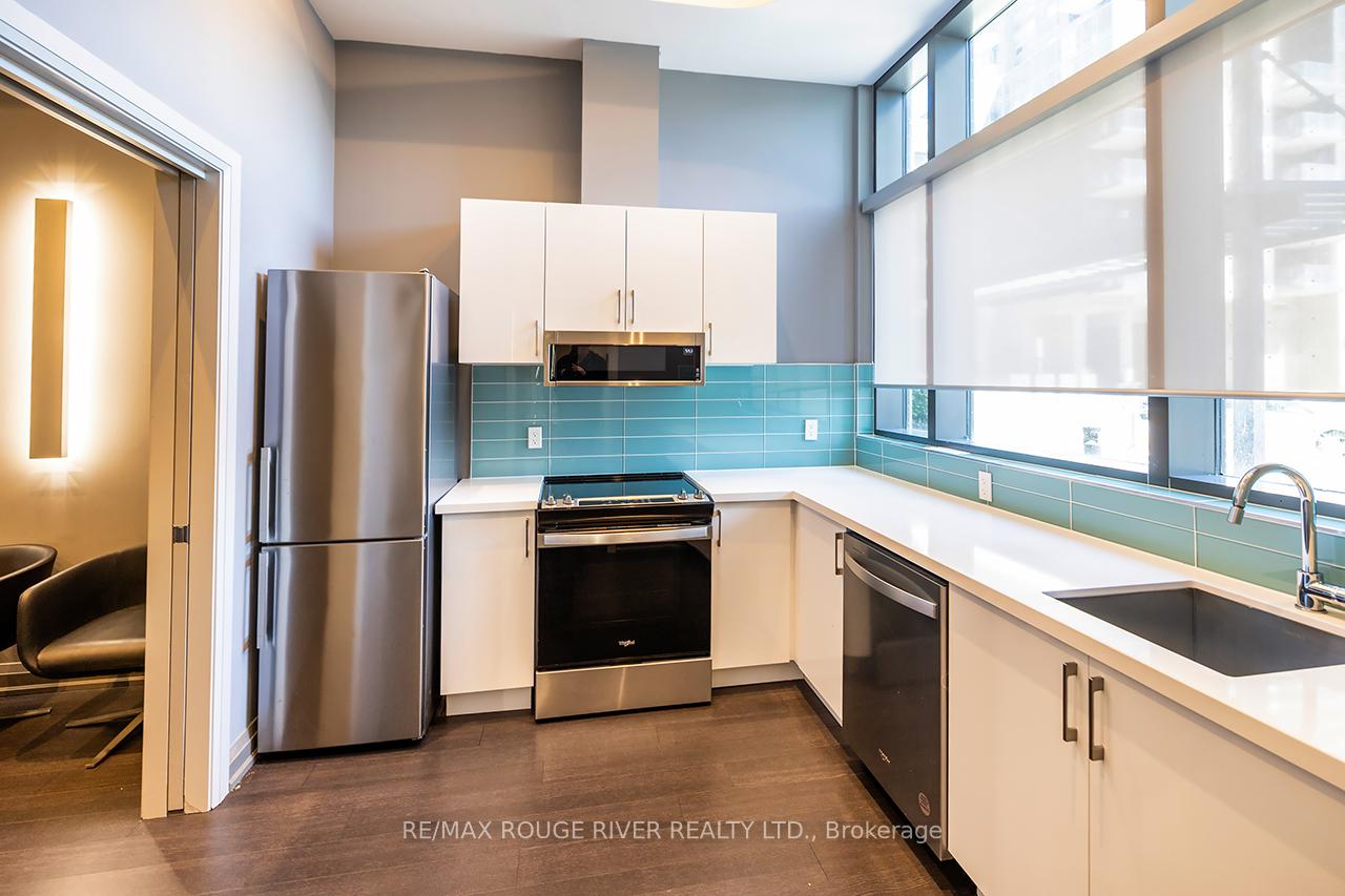 2 Bedrooms Condo at 30 Meadowglen,  Toronto For sale