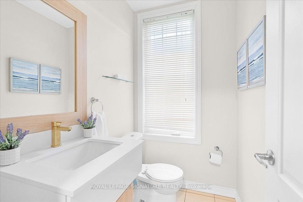 3 Bedrooms Condo at 2916 Highway 7, Vaughan For sale