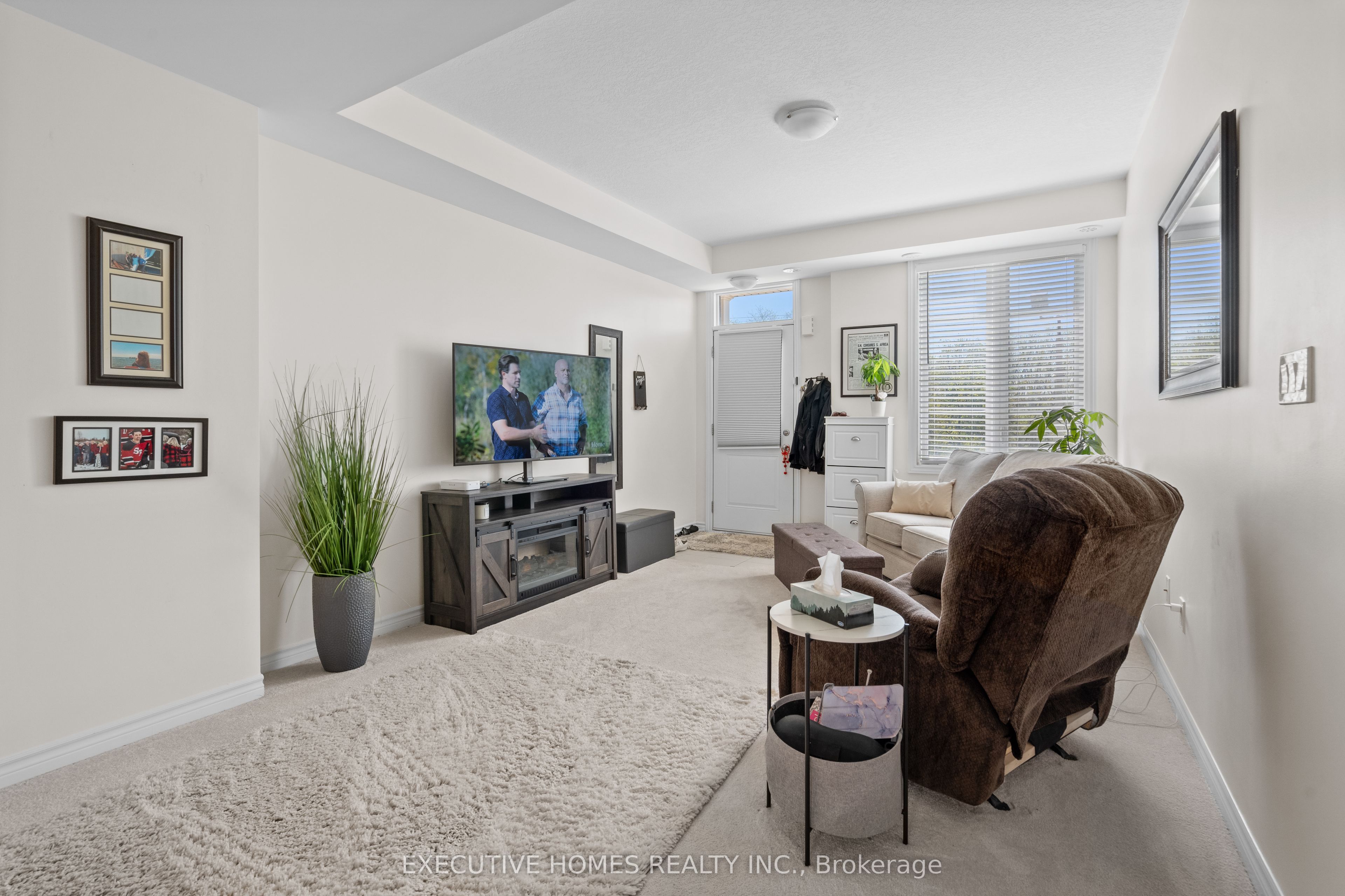 383 Dundas Street E, #74