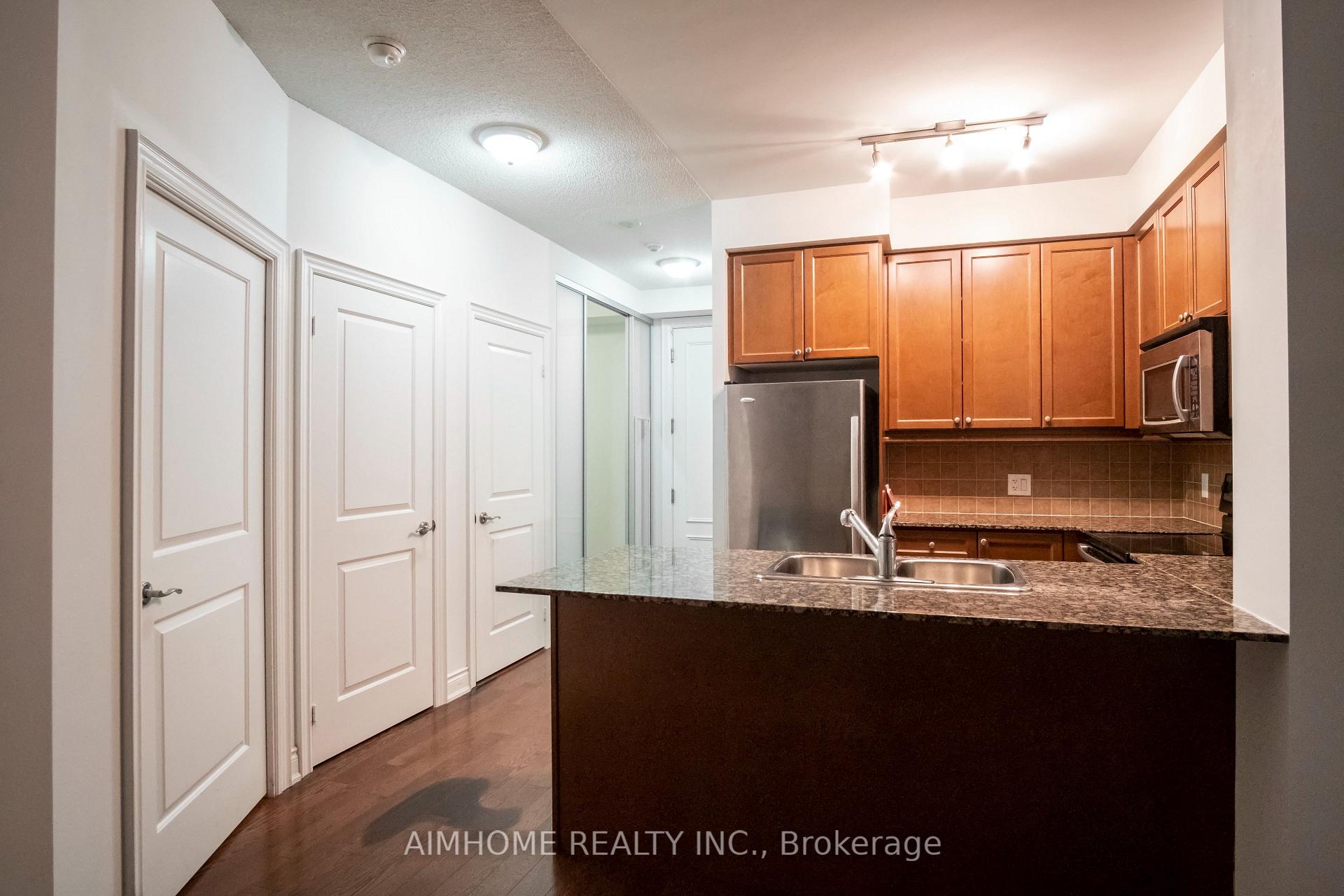 1 Bedroom Condo at 10 bloorview, Toronto For sale