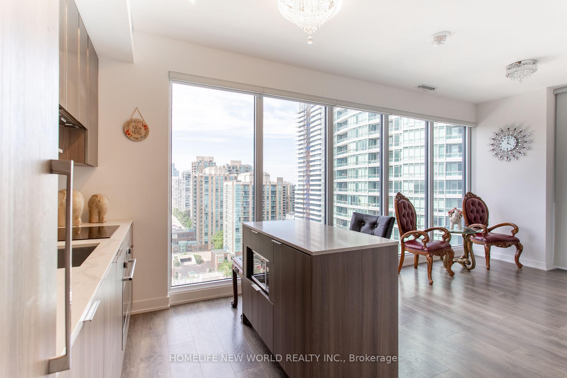 2 Bedrooms Condo at 15 Holmes, Toronto For sale