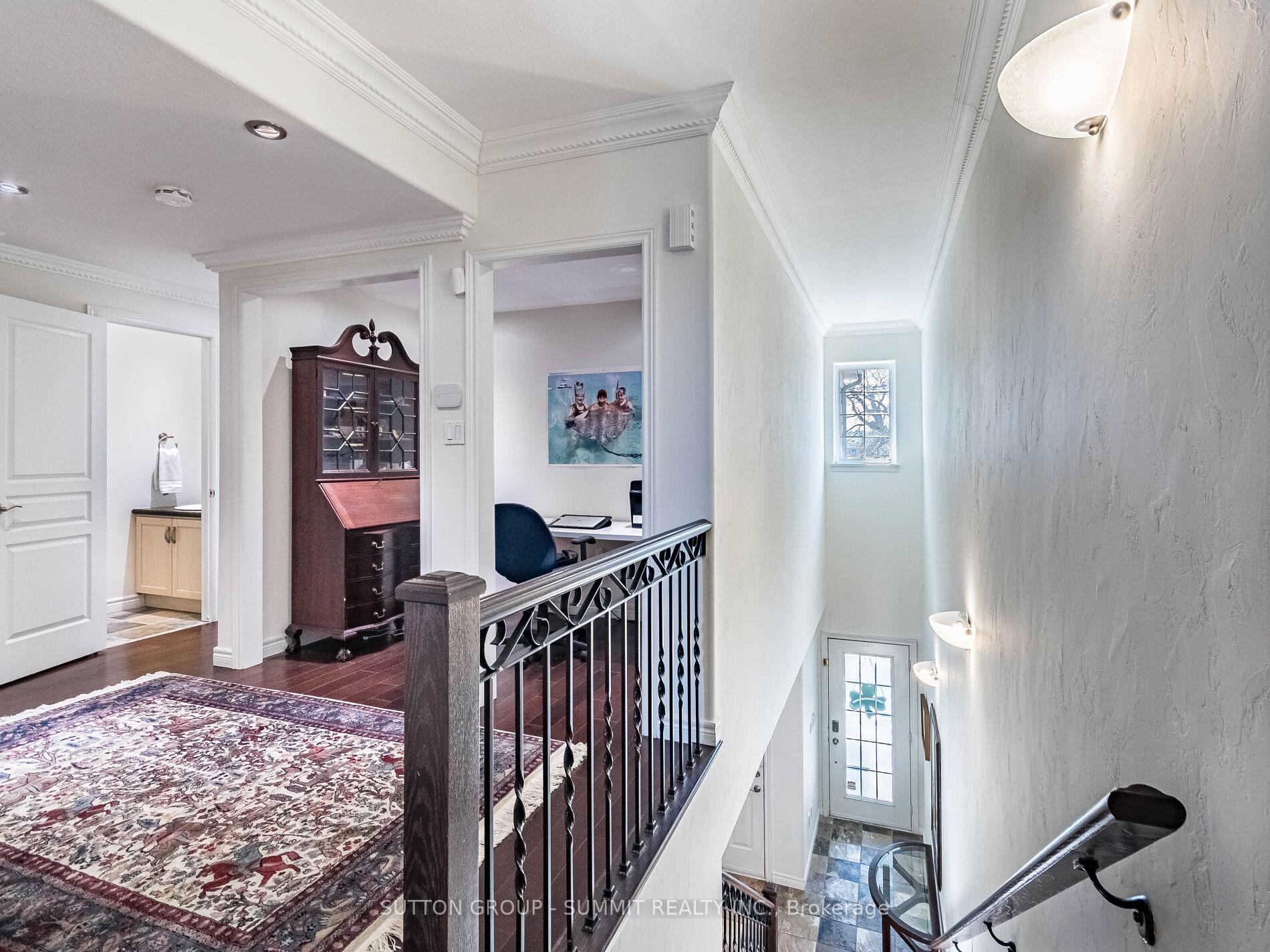 3 Bedrooms Condo at 484 Millen, Hamilton For sale