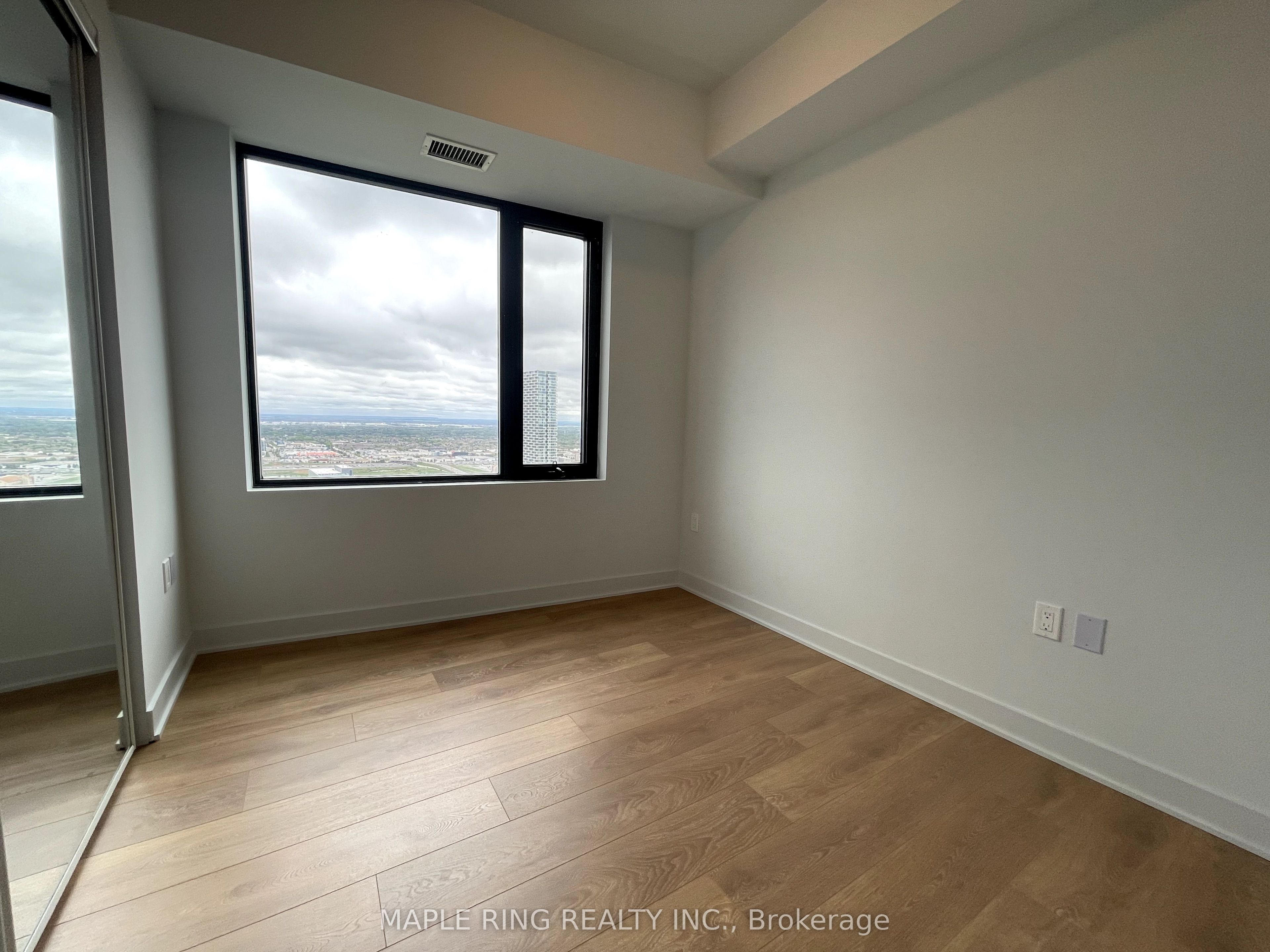 2920 Highway 7 Road, #3905