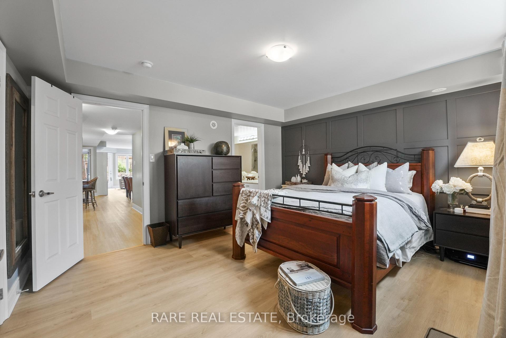 2 Bedrooms Condo at 2420 Baronwood, Oakville For sale