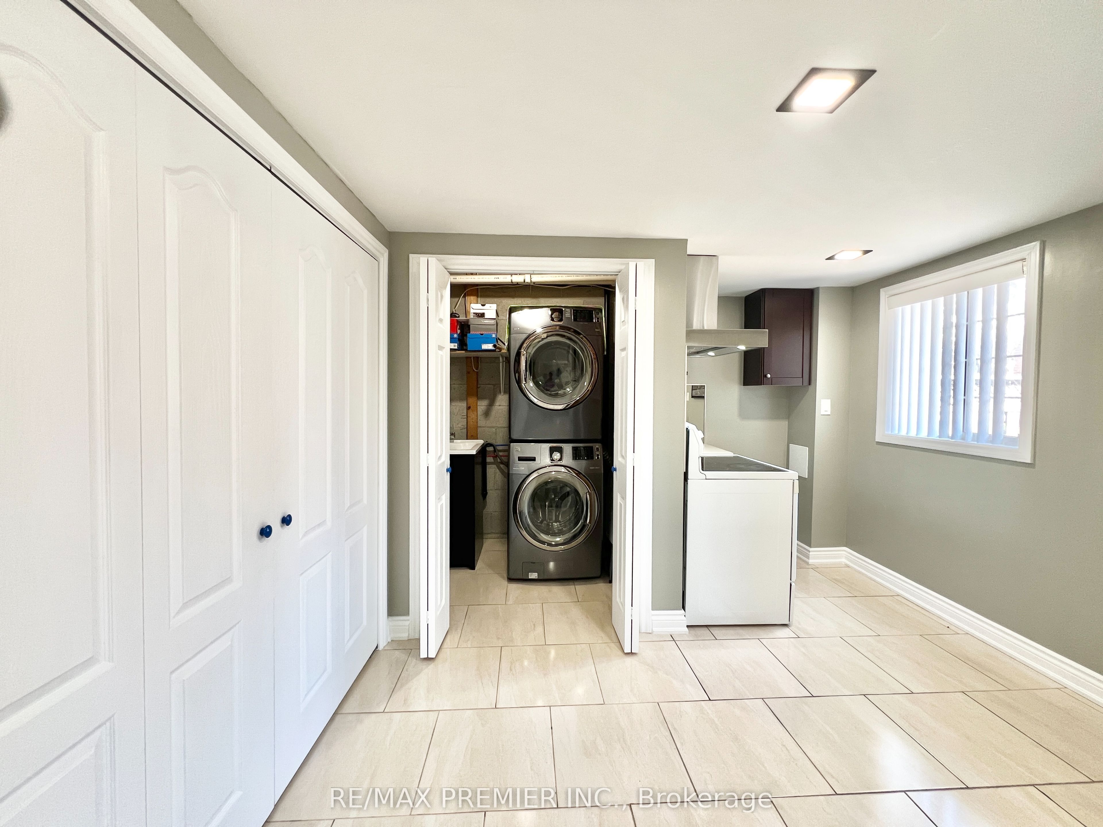 146 Michelle Drive, Vaughan, ON L4L 9E1