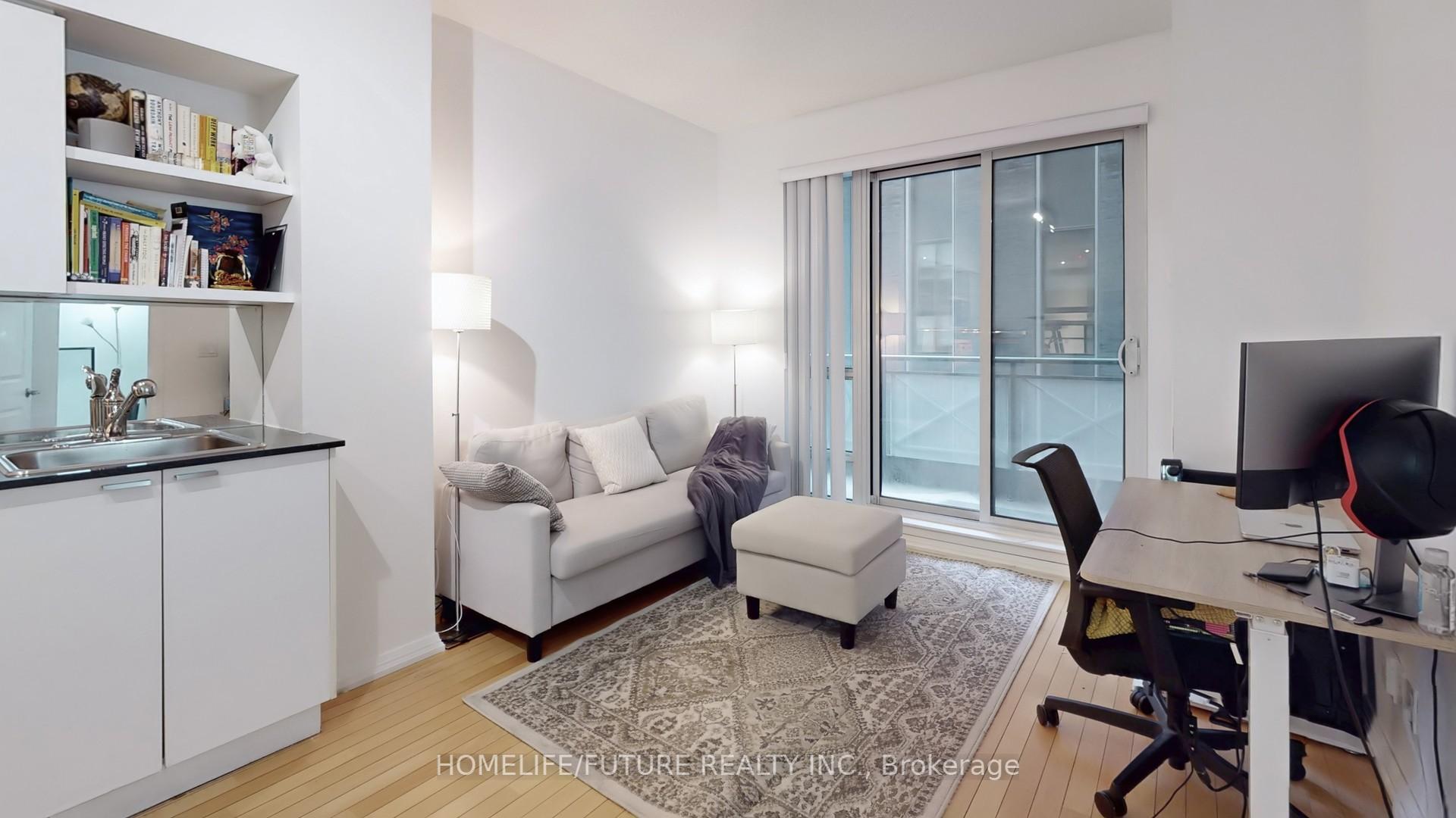 1 Bedroom Condo at 35 Hayden, Toronto For sale