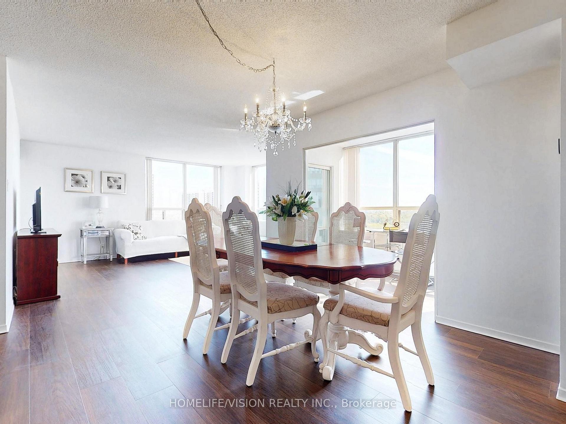 3 Bedrooms Condo at 205 Wynford, Toronto For sale