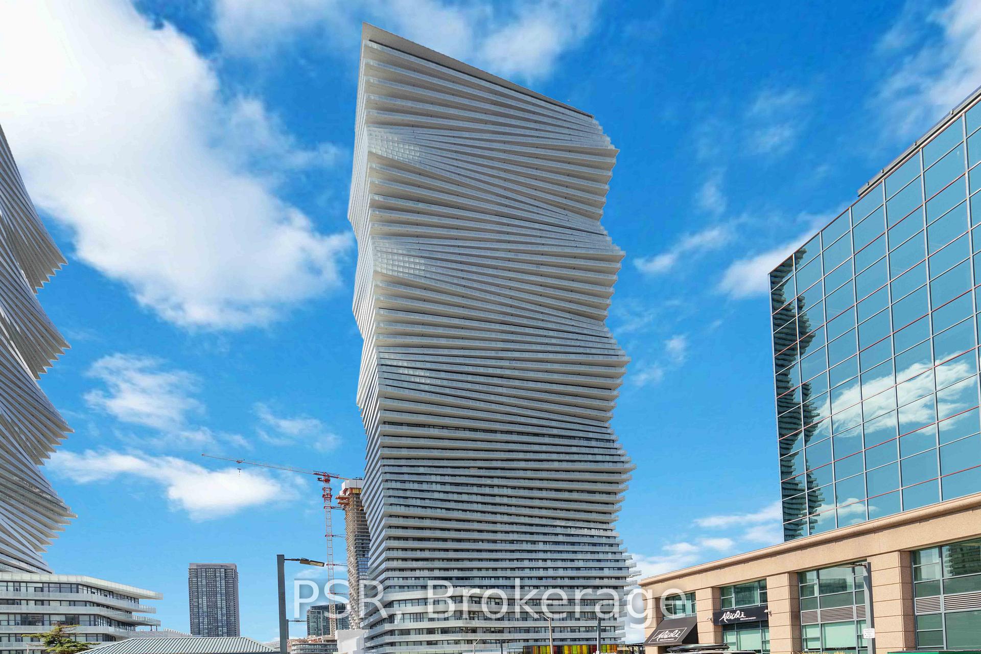 3 Bedrooms Condo at 3900 Confederation, Mississauga For sale