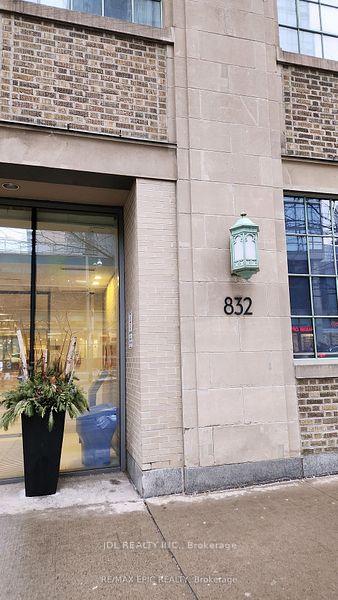 2 Bedrooms Condo at 832 Bay, Toronto For sale
