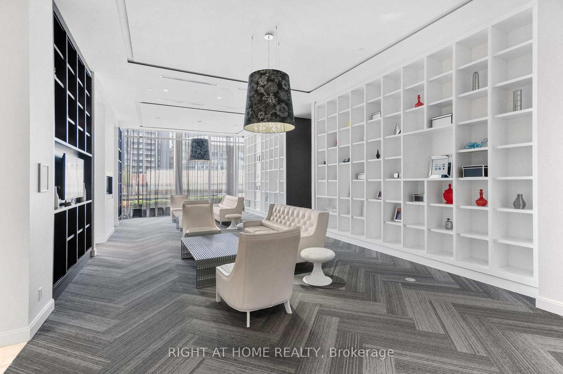 3 Bedrooms Condo at 90 Park Lawn, Toronto For sale
