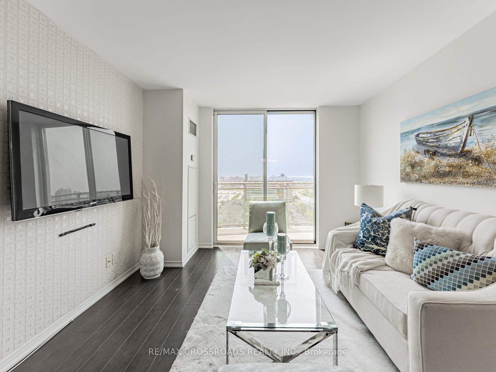 2 Bedrooms Condo at 6 Rosebank, Toronto For sale