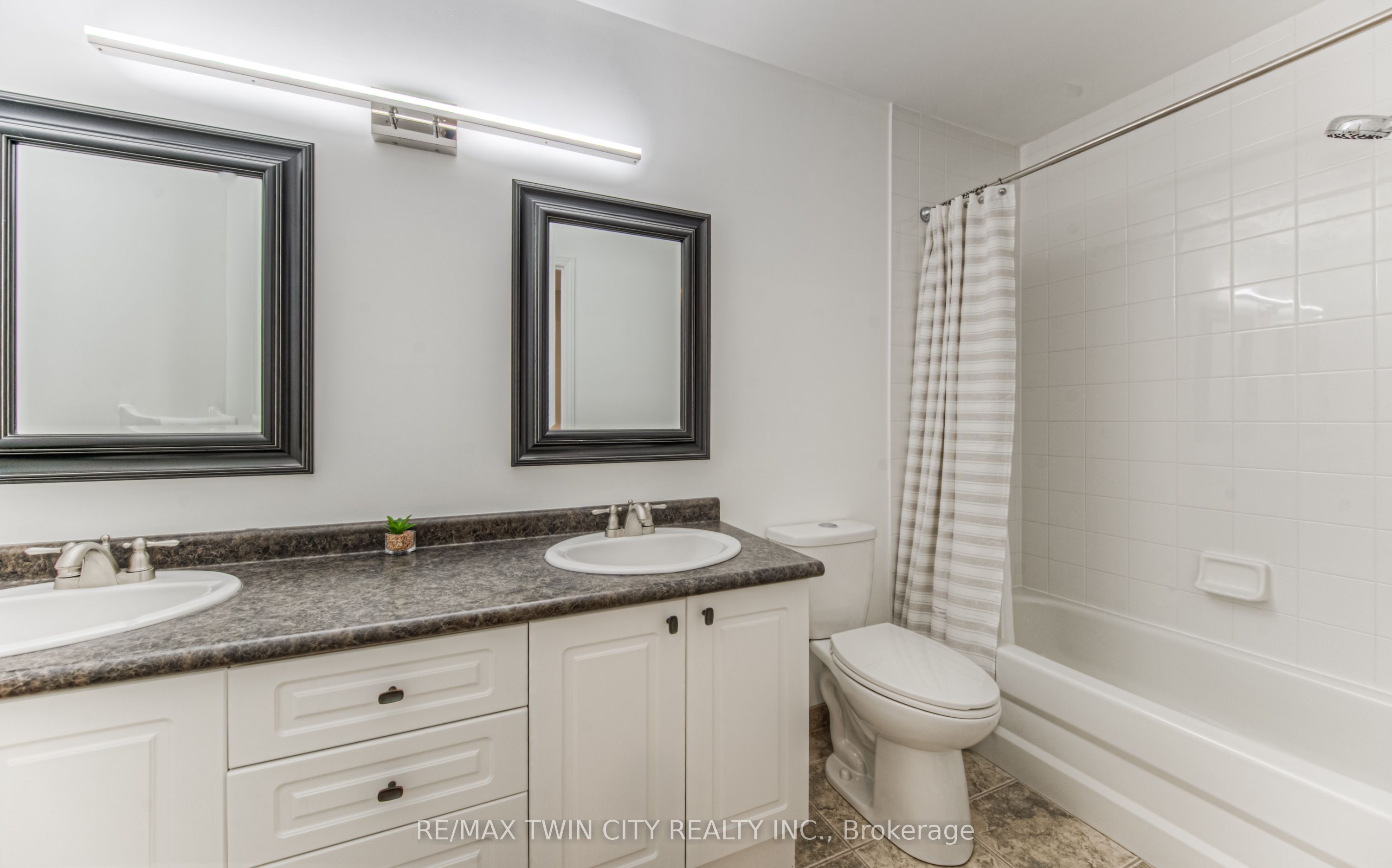 381 University Downs Crescent