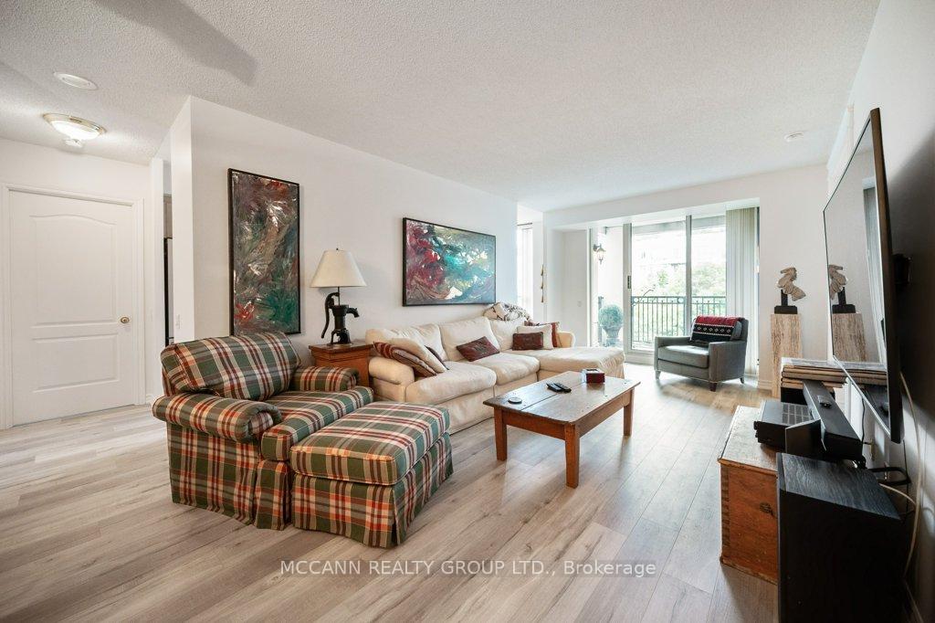 2 Bedrooms Condo at 18 William Carson, Toronto For sale