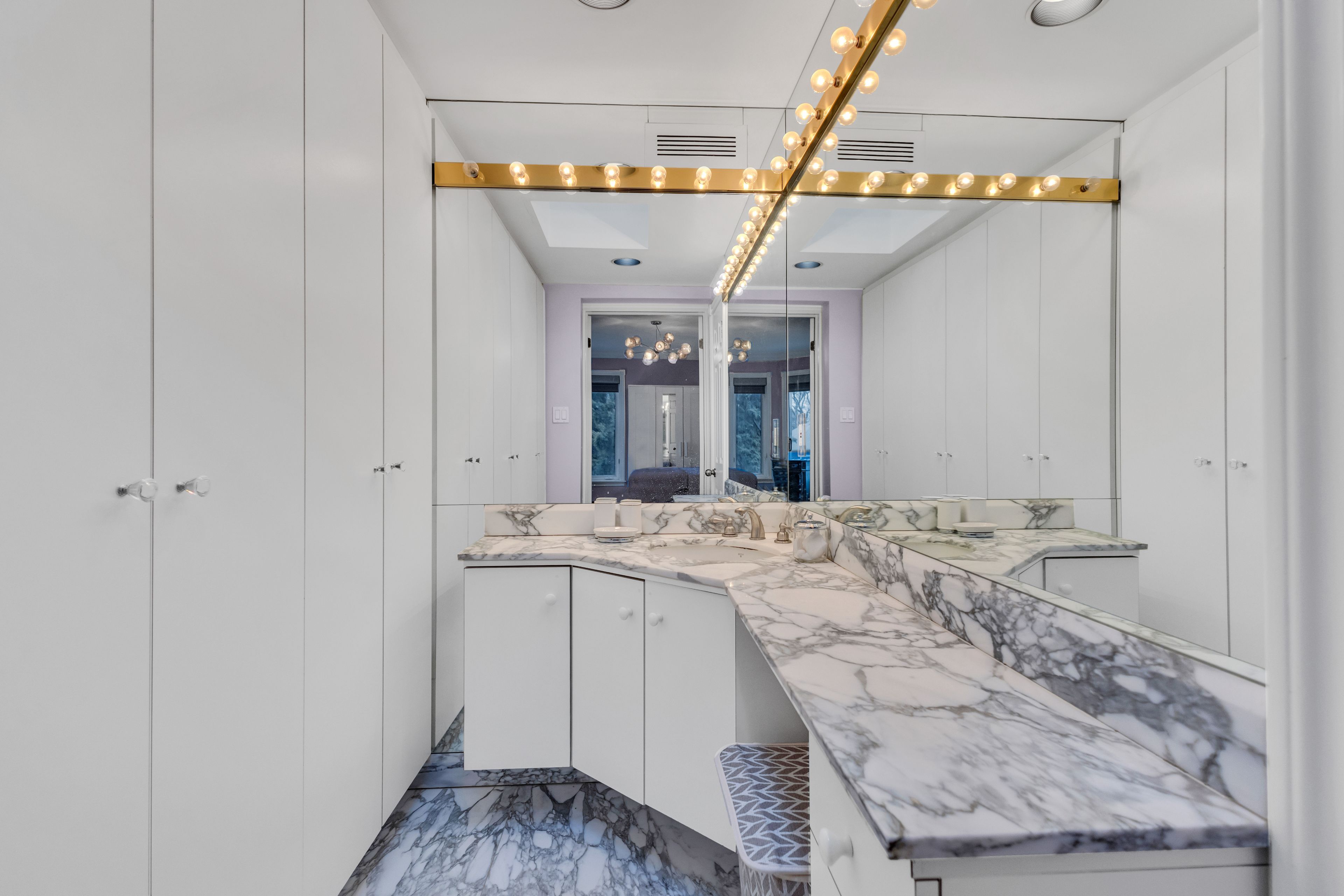 27 Peveril Hill S