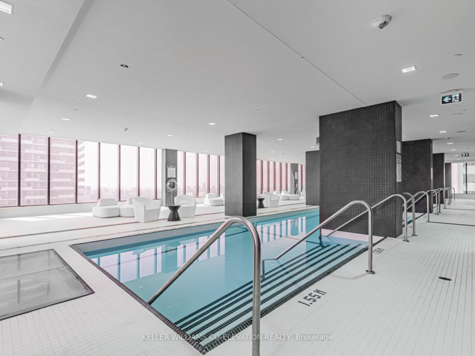 1 Bedroom Condo at 8 Eglinton,  Toronto For sale