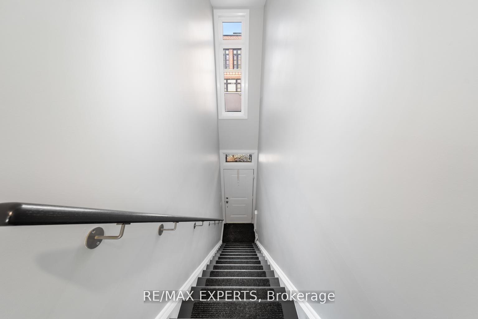 2 Bedrooms Condo at 8167 Kipling, Vaughan For sale