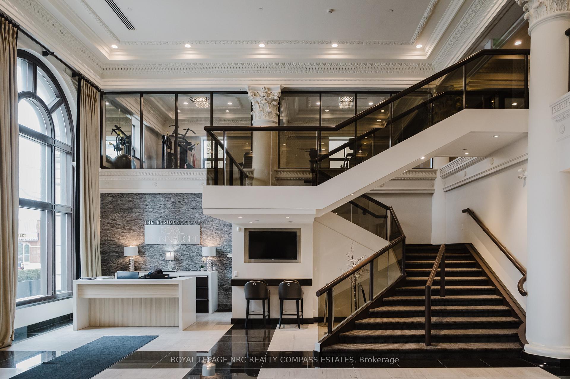 2 Bedrooms Condo at 118 King,  Hamilton For sale