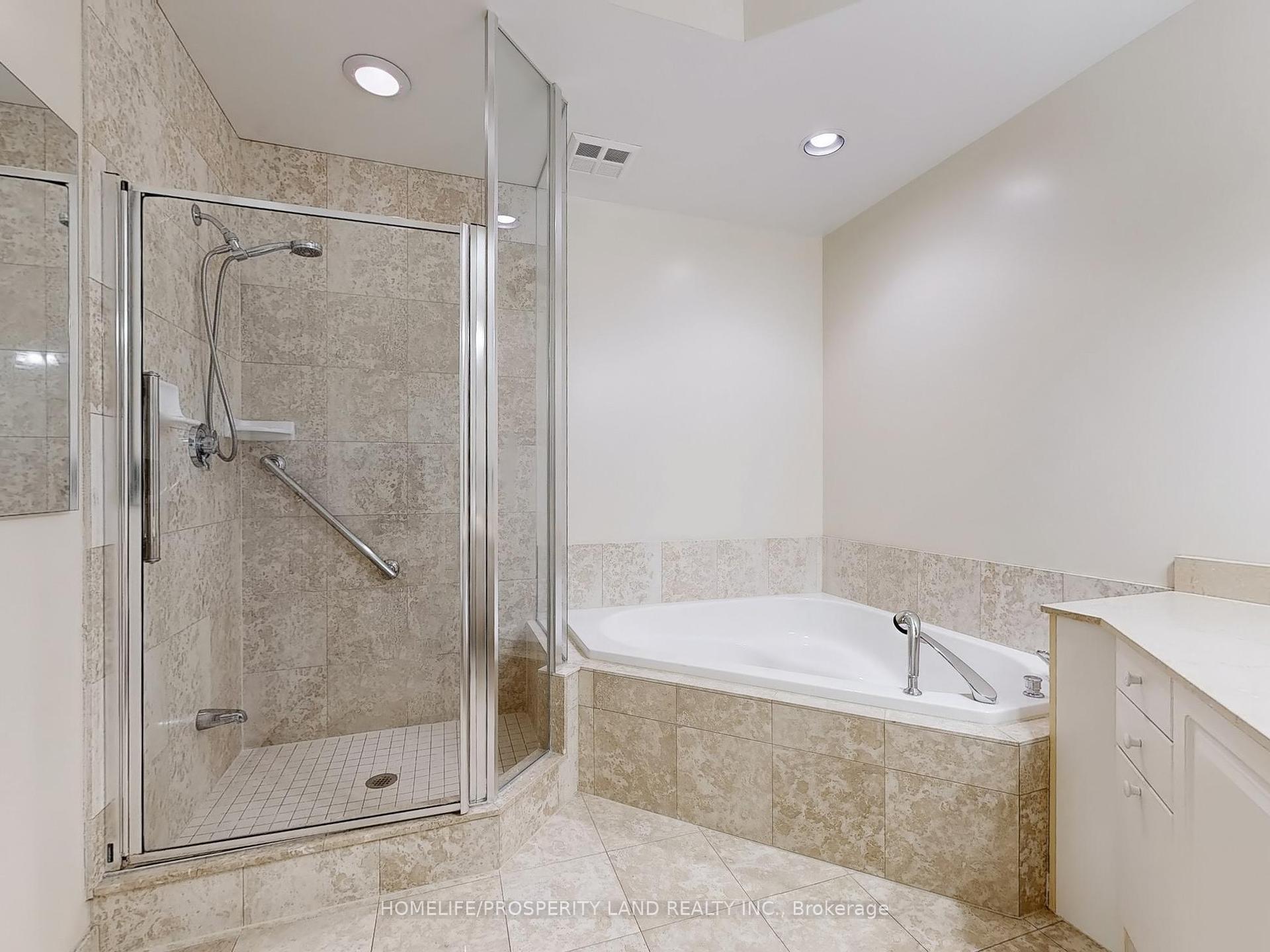 3 Bedrooms Condo at 89 Skymark, Toronto For sale