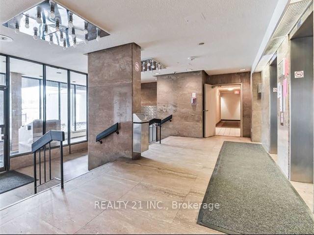 3 Bedrooms Condo at 4091 Sheppard Ave E, Toronto For sale
