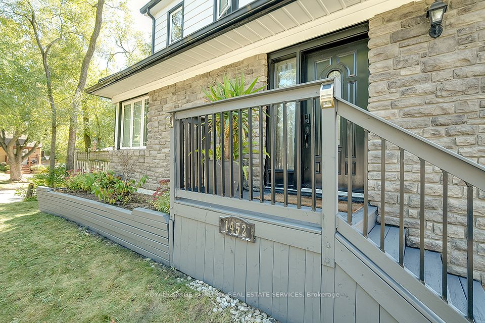 1452 Augustine Drive, Burlington, ON L7P 2N2