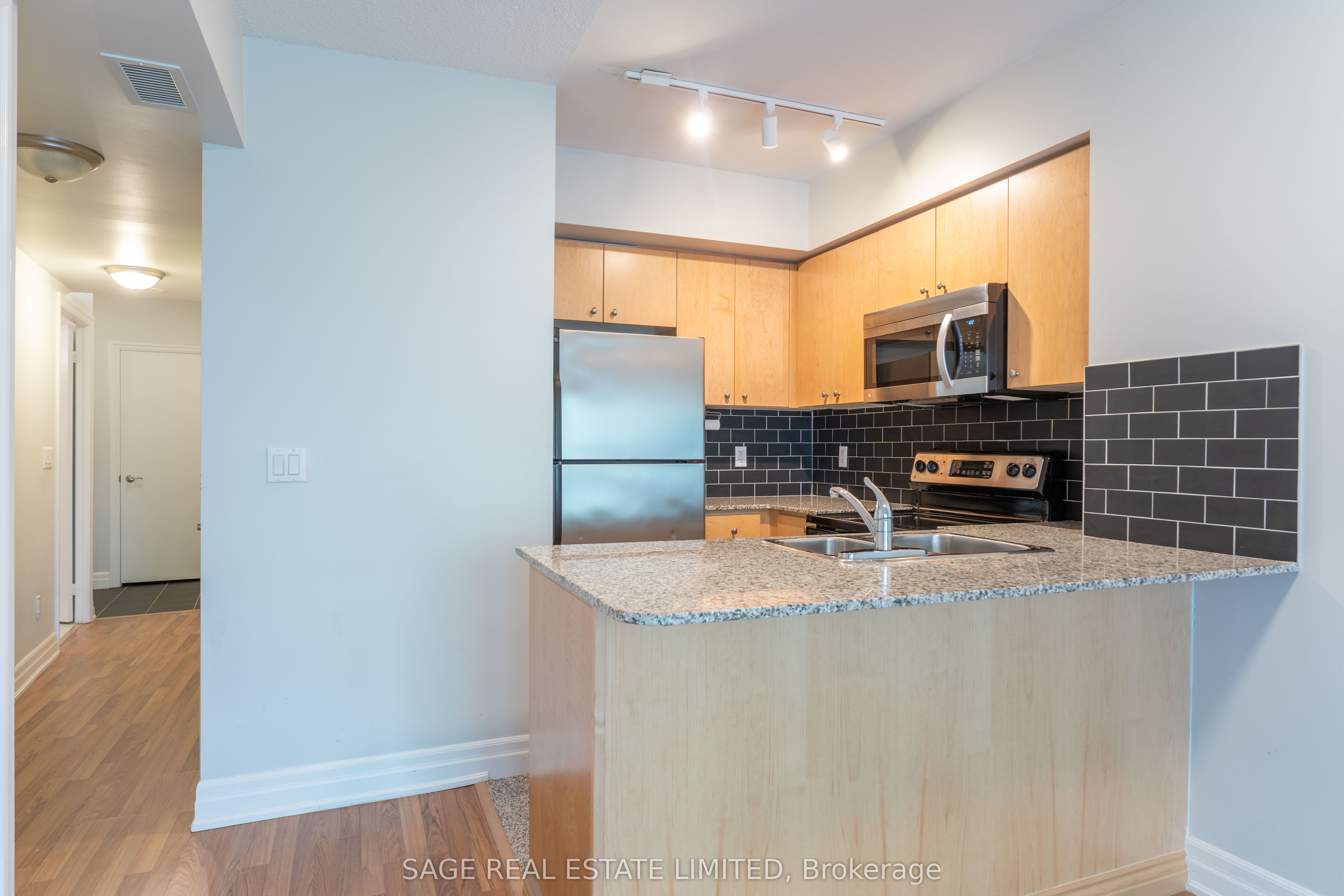 8 Scollard Street, #411