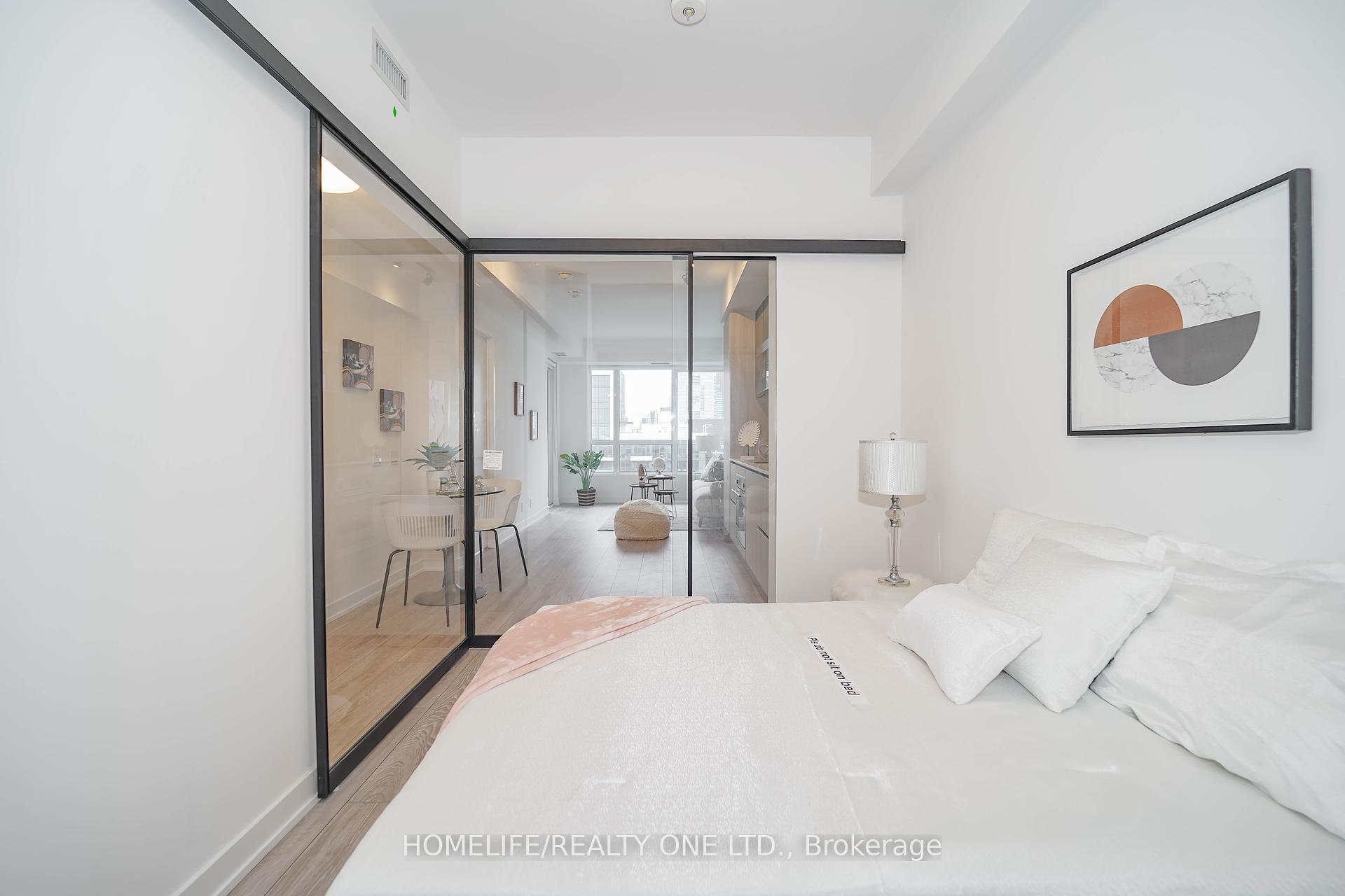 1 Bedroom Condo at 108 Peter, Toronto For sale