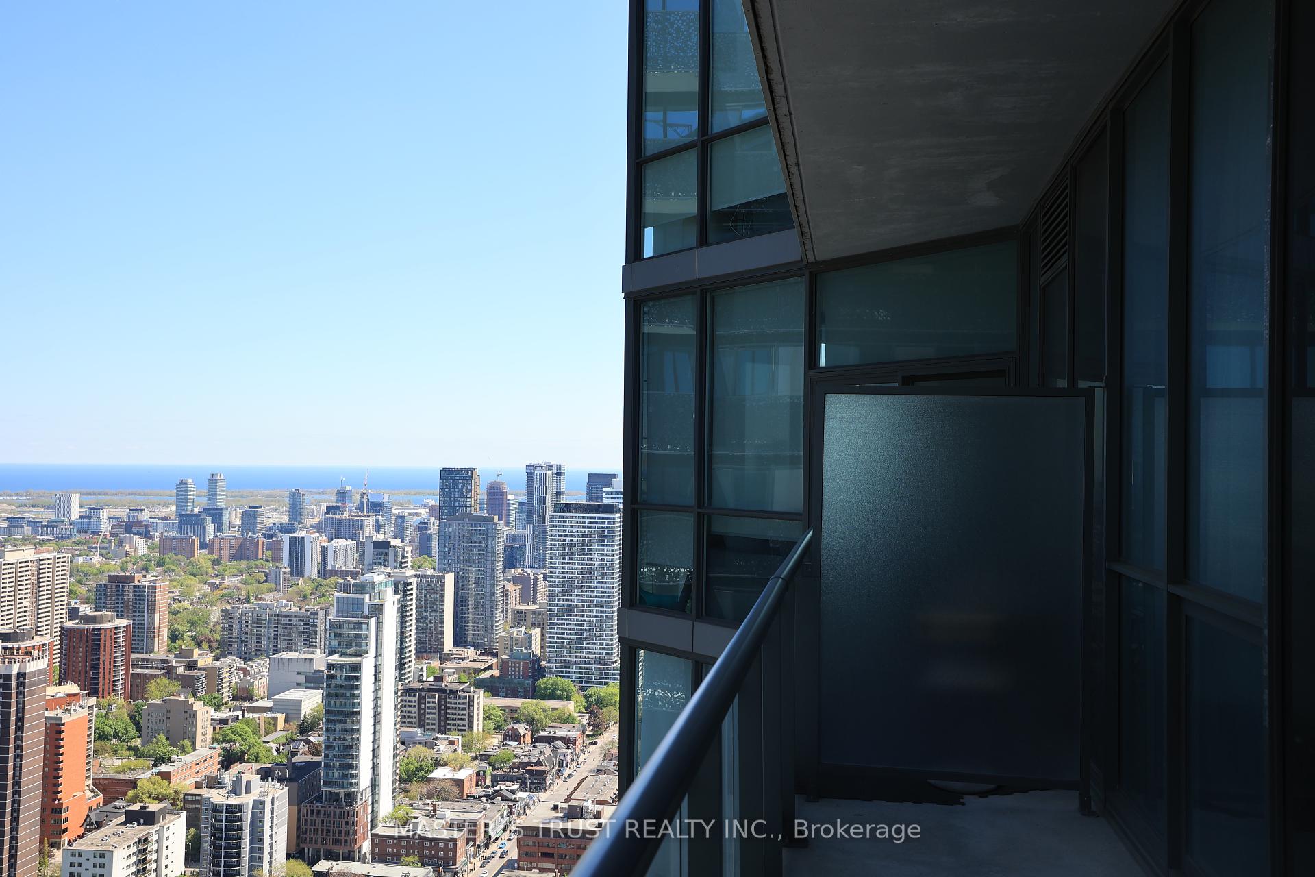 2 Bedrooms Condo at 45 Charles, Toronto For sale