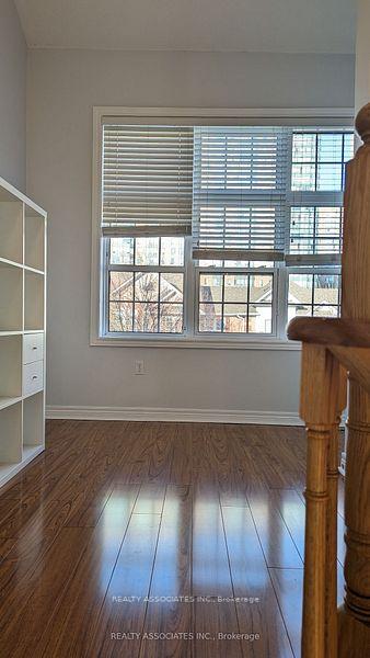 3 Bedrooms Condo at 199 Hillcrest,  Mississauga For sale
