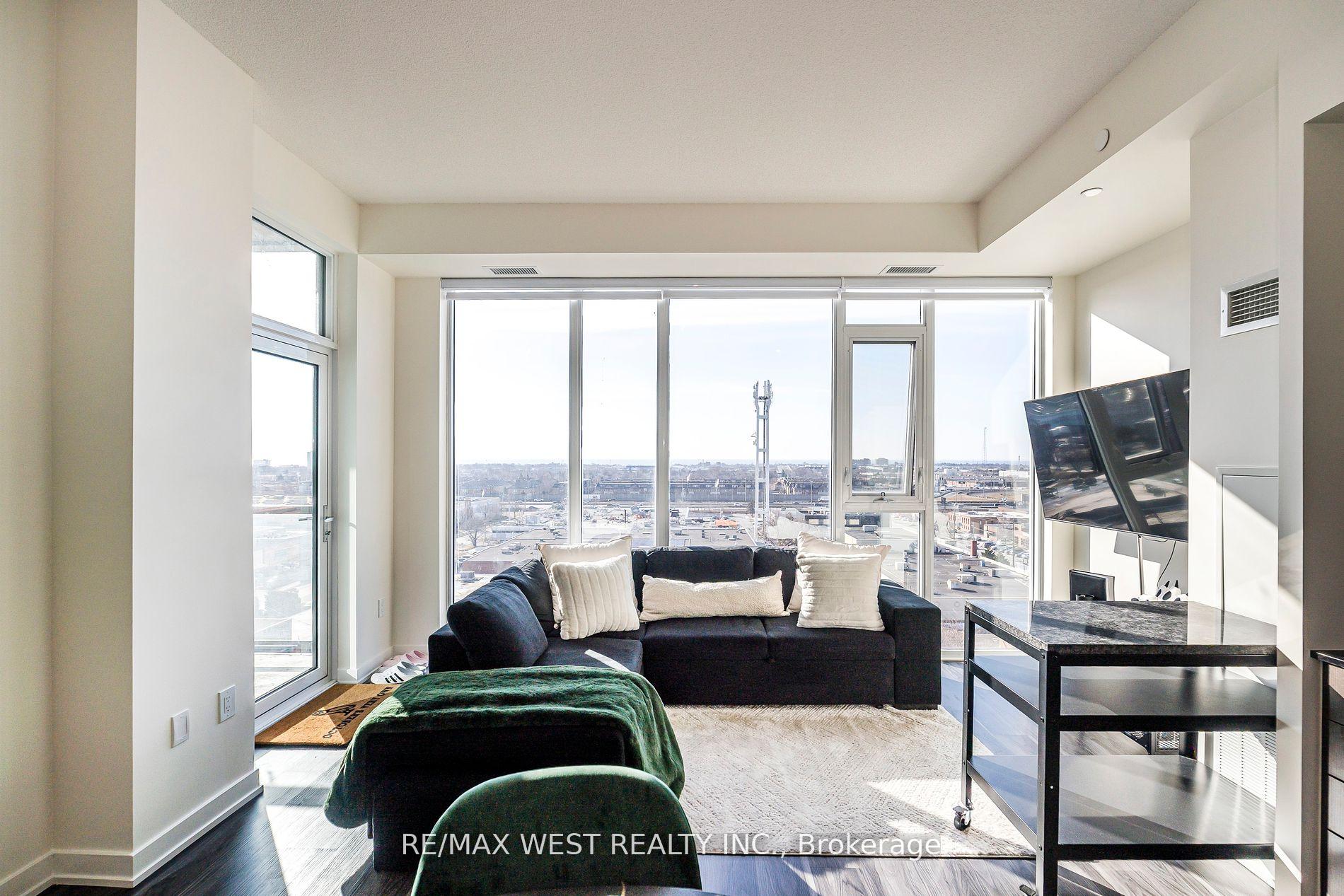 2 Bedrooms Condo at 859 The Queensway, Toronto For sale