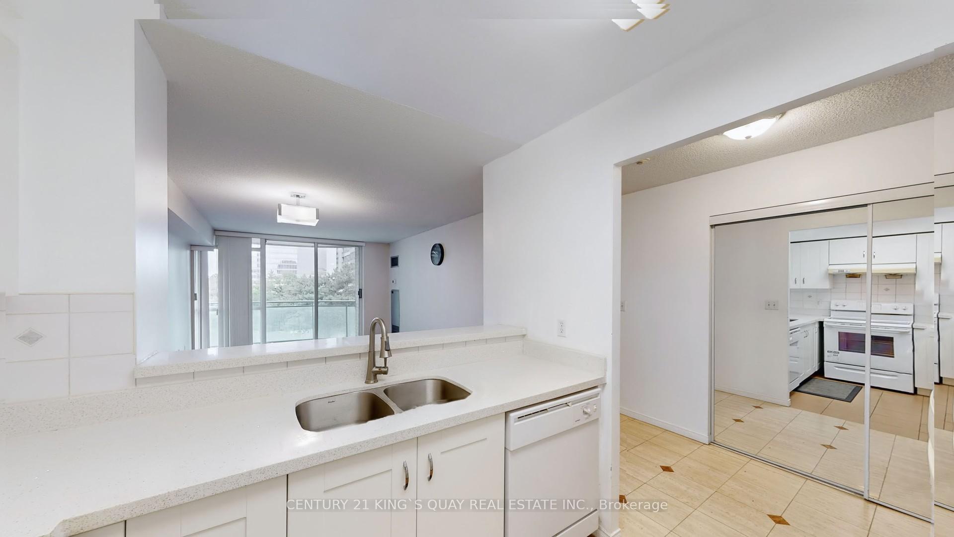 2 Bedrooms Condo at 18 Pemberton, Toronto For sale