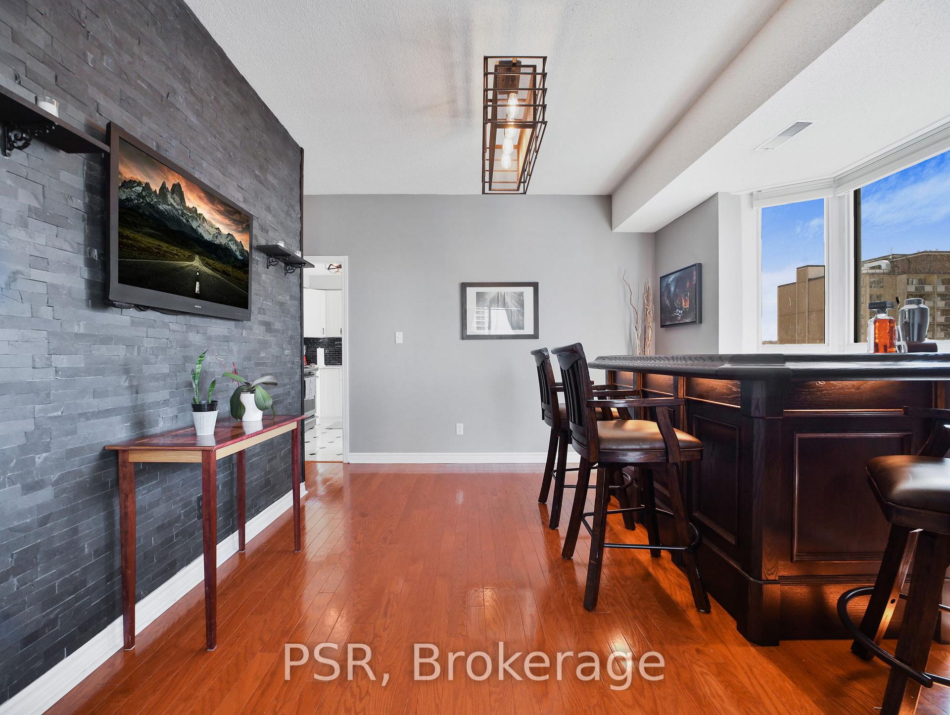 2 Bedrooms Condo at 67 Caroline,  Hamilton For sale