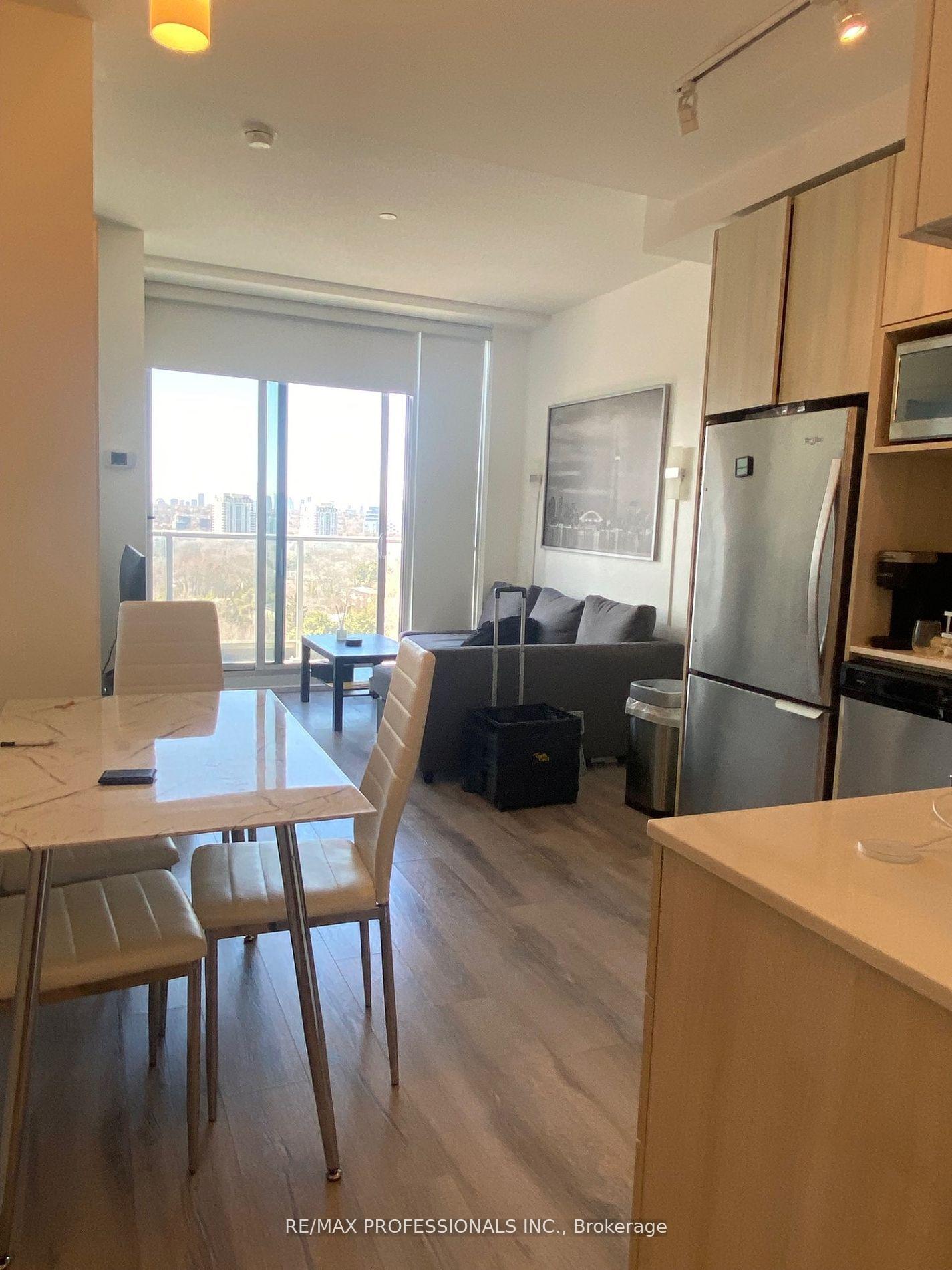 2 Bedrooms Condo at 52 Forest Manor, Toronto For sale